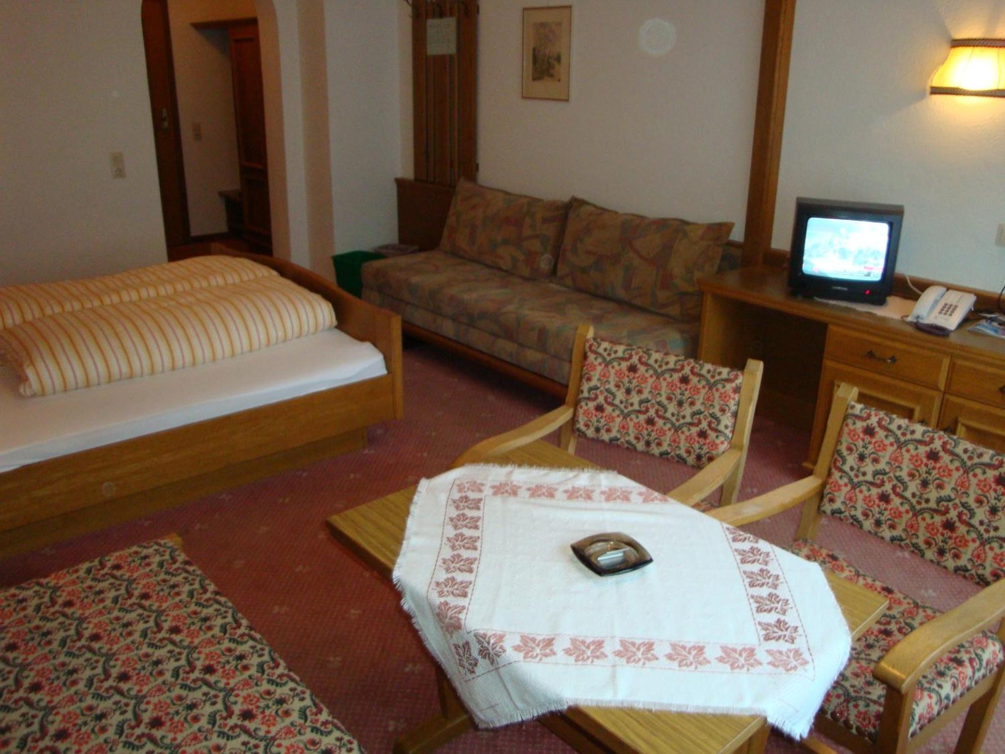 Hotel Garni Val-Sinestra Ισγκλ Εξωτερικό φωτογραφία